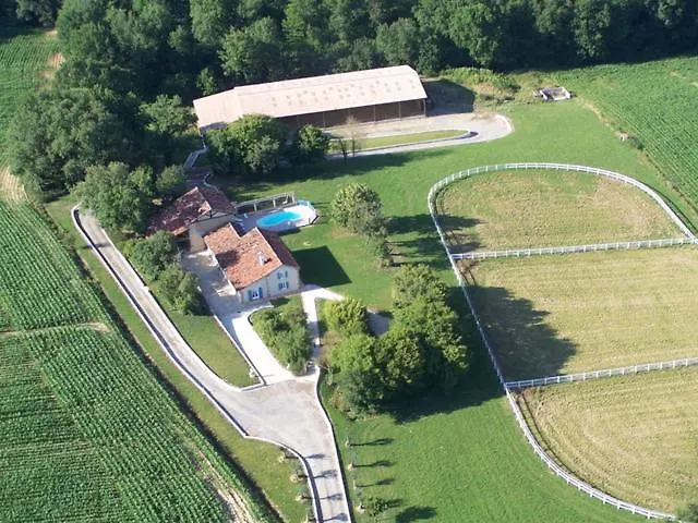 Casa de Férias Gite Domaine Rey Loubersan
